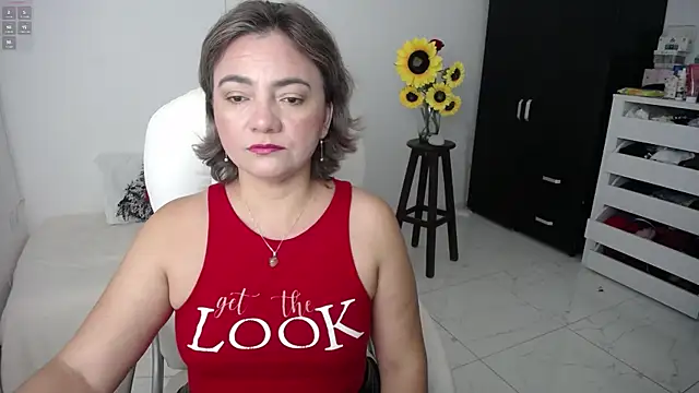 Snapshot of ana_milf chatting on March 9, 11:47 am ana milf online show from March 9, 11:47 am