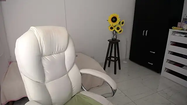 Snapshot of ana_milf chatting on February 7, 11:34 pm ana milf online show from February 7, 11:34 pm