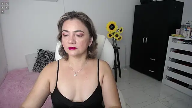 Snapshot of ana_milf chatting on February 13, 10:02 am ana milf online show from February 13, 10:02 am