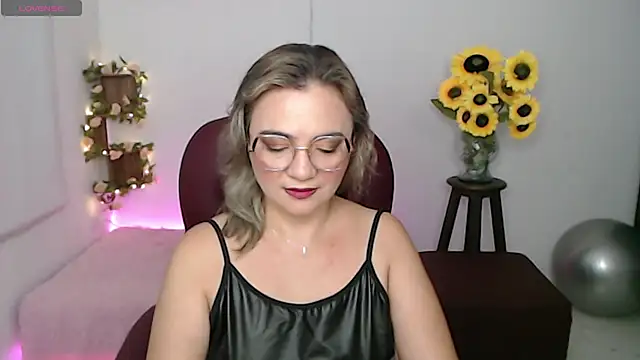 ana milf online show from March 1, 11:54 am