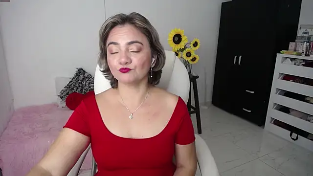 Snapshot of ana_milf chatting on February 19, 11:49 am ana milf online show from February 19, 11:49 am