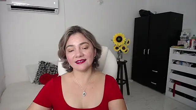 Snapshot of ana_milf chatting on March 6, 11:58 am ana milf online show from March 6, 11:58 am