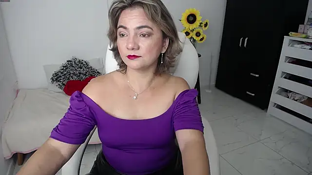 Snapshot of ana_milf chatting on February 8, 12:06 pm ana milf online show from February 8, 12:06 pm