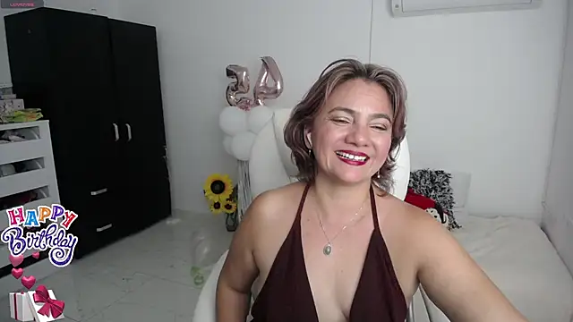 Snapshot of ana_milf chatting on January 16, 1:48 am ana milf online show from January 16, 1:48 am