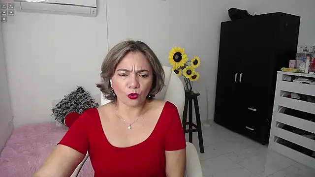 Snapshot of ana_milf chatting on February 15, 11:39 am ana milf online show from February 15, 11:39 am