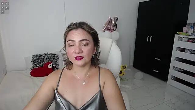 Snapshot of ana_milf chatting on February 2, 10:06 pm ana milf online show from February 2, 10:06 pm