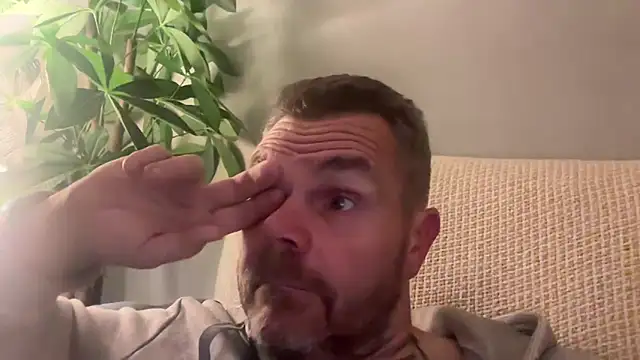 Snapshot of toptugger chatting on October 17, 7:26 pm toptugger online show from October 17, 7:26 pm