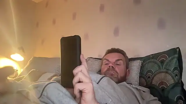 Snapshot of toptugger chatting on November 18, 4:10 pm toptugger online show from November 18, 4:10 pm