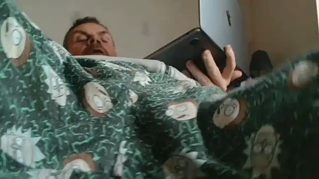 Snapshot of toptugger chatting on November 15, 12:09 pm toptugger online show from November 15, 12:09 pm