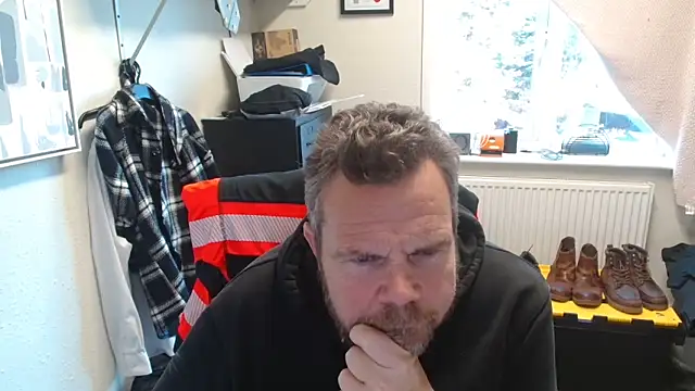 Snapshot of toptugger chatting on December 3, 12:26 pm toptugger online show from December 3, 12:26 pm