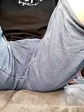 Mie610 online show from February 17, 11:33 pm