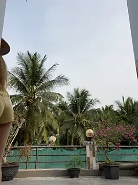 BabyThree  online show from February 24, 9:10 am