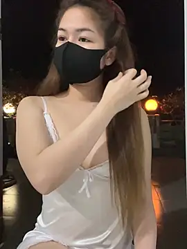 BabyThree  online show from February 5, 2:35 pm