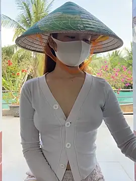 BabyThree  online show from March 18, 8:39 am