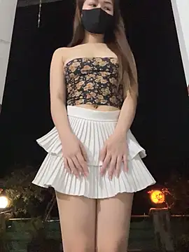 BabyThree  online show from April 5, 2:24 pm