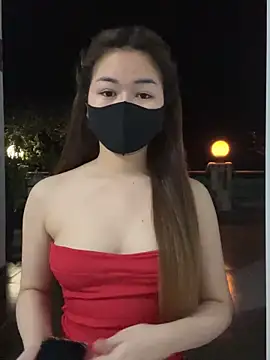 Snapshot of BabyThree_ chatting on November 25, 1:33 pm BabyThree online show from November 25, 1:33 pm