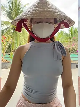 BabyThree  online show from January 10, 7:25 am