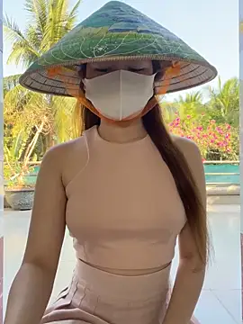 BabyThree  online show from March 7, 9:16 am