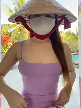 BabyThree  online show from February 1, 9:29 am