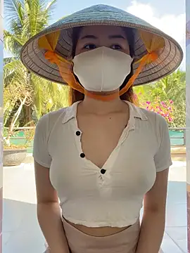 BabyThree  online show from March 6, 7:58 am