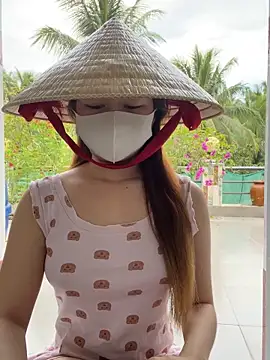 Snapshot of BabyThree_ chatting on October 26, 7:53 am BabyThree online show from October 26, 7:53 am