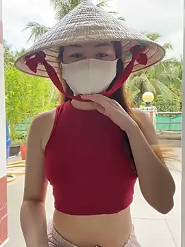 Snapshot of BabyThree_ chatting on November 23, 7:18 am BabyThree online show from November 23, 7:18 am