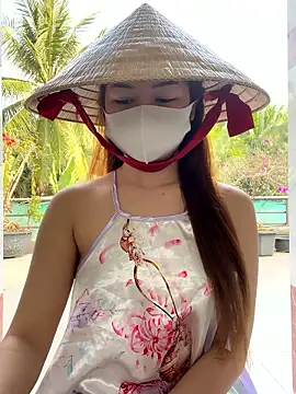 BabyThree  online show from January 8, 8:42 am