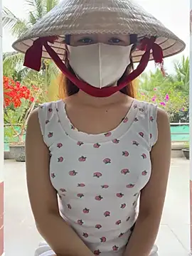 BabyThree  online show from February 11, 9:42 am