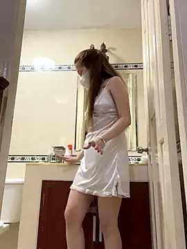 BabyThree  online show from January 12, 7:09 pm