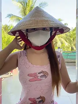 Snapshot of BabyThree_ chatting on November 24, 8:25 am BabyThree online show from November 24, 8:25 am