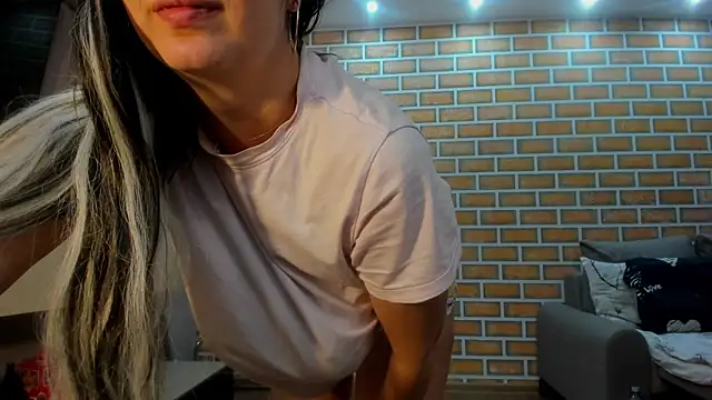 hottitsAnna online show from December 13, 8:04 pm