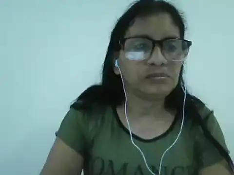 Snapshot of titssmall123 chatting on February 1, 1:12 am titssmall123 online show from February 1, 1:12 am