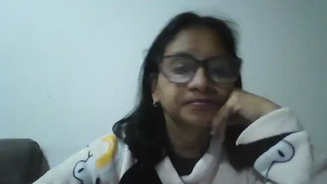 Snapshot of titssmall123 chatting on February 25, 7:19 am titssmall123 online show from February 25, 7:19 am