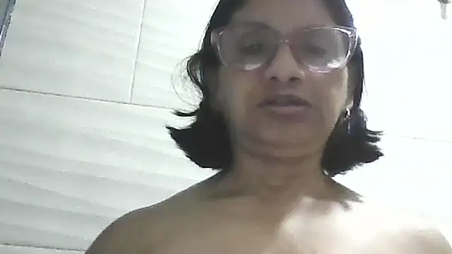 Snapshot of titssmall123 chatting on May 1, 4:39 am titssmall123 online show from May 1, 4:39 am