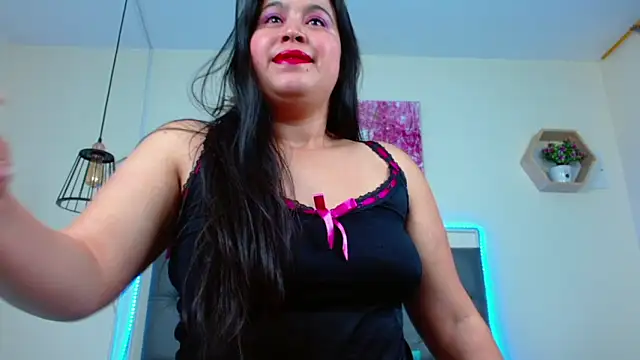 Snapshot of mia_xx1 chatting on February 8, 4:03 am mia xx1 online show from February 8, 4:03 am