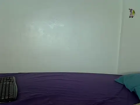 laetitia  online show from December 18, 3:27 pm