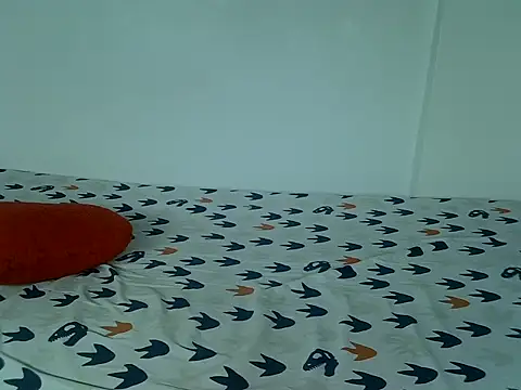 laetitia  online show from November 8, 10:02 pm