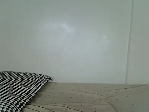 laetitia  online show from October 28, 11:20 am