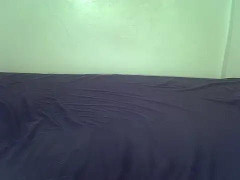 laetitia  online show from November 26, 11:05 pm