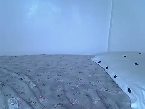 laetitia  online show from November 17, 4:00 pm