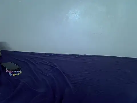 laetitia  online show from November 26, 8:14 am