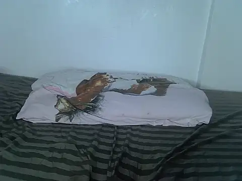 laetitia  online show from November 6, 2:04 am