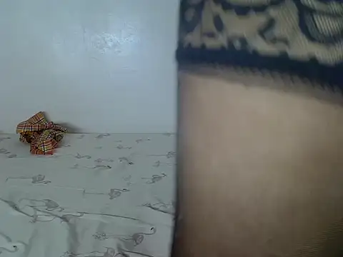 laetitia  online show from February 25, 6:02 am