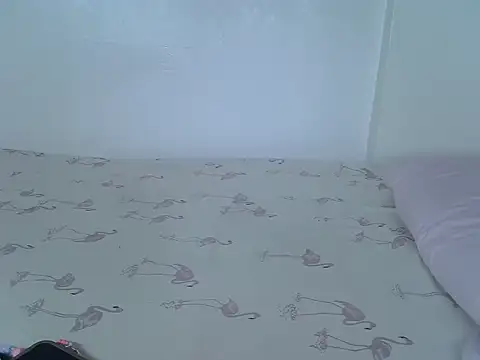 laetitia  online show from November 9, 12:42 pm