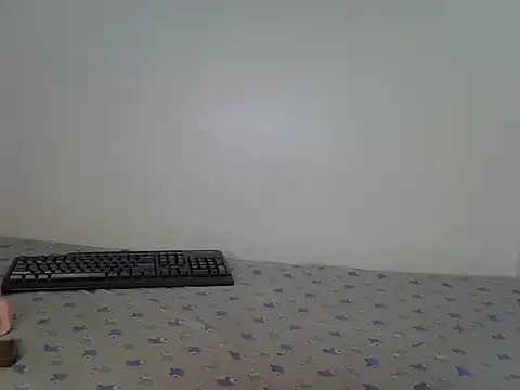 Snapshot of laetitia_ chatting on June 20, 8:52 am laetitia online show from June 20, 8:52 am