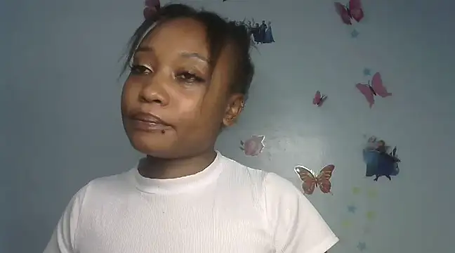laetitia  online show from March 6, 8:27 pm