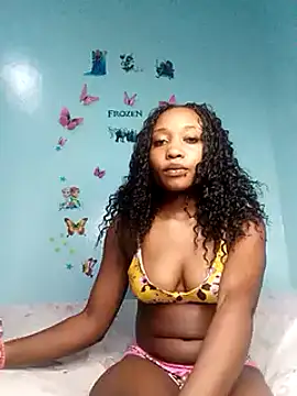 laetitia  online show from March 10, 8:45 pm