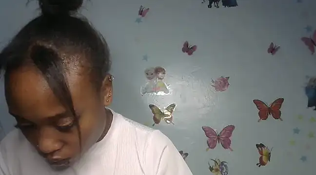 laetitia  online show from March 6, 5:22 pm