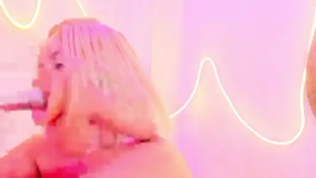 Snapshot of Kimberlin_Cam chatting on October 31, 5:53 pm Kimberlin Cam online show from October 31, 5:53 pm