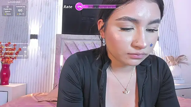 Zayda 1 online show from November 4, 7:39 pm